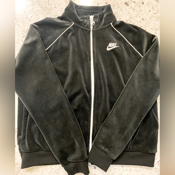 Nike Velour Velvet black full-zip jacket. Size Large. Perfect condition - Picture 2 of 2